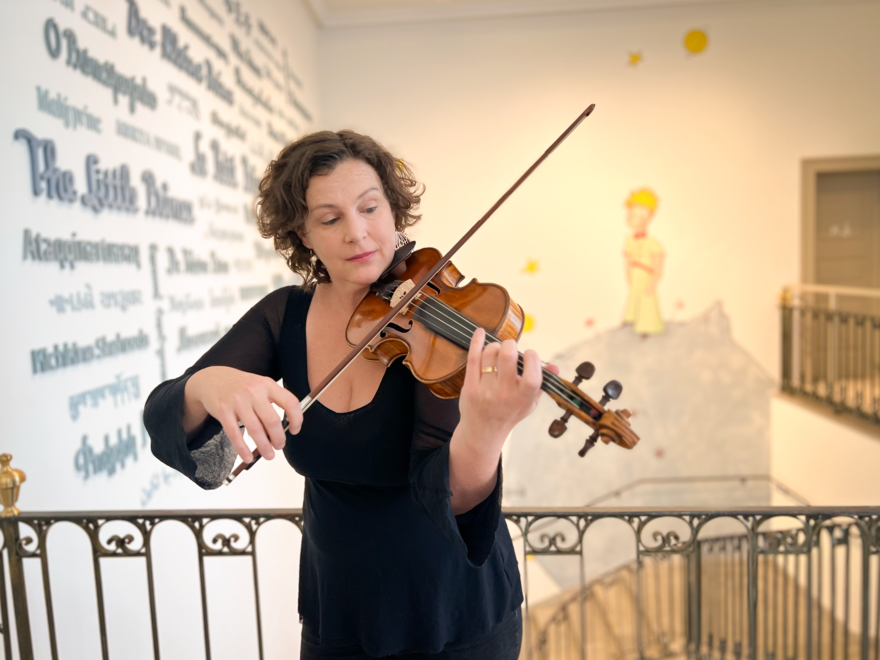 Cordelia Hagmann im Museum Der Kleine Prinz und seine Welt